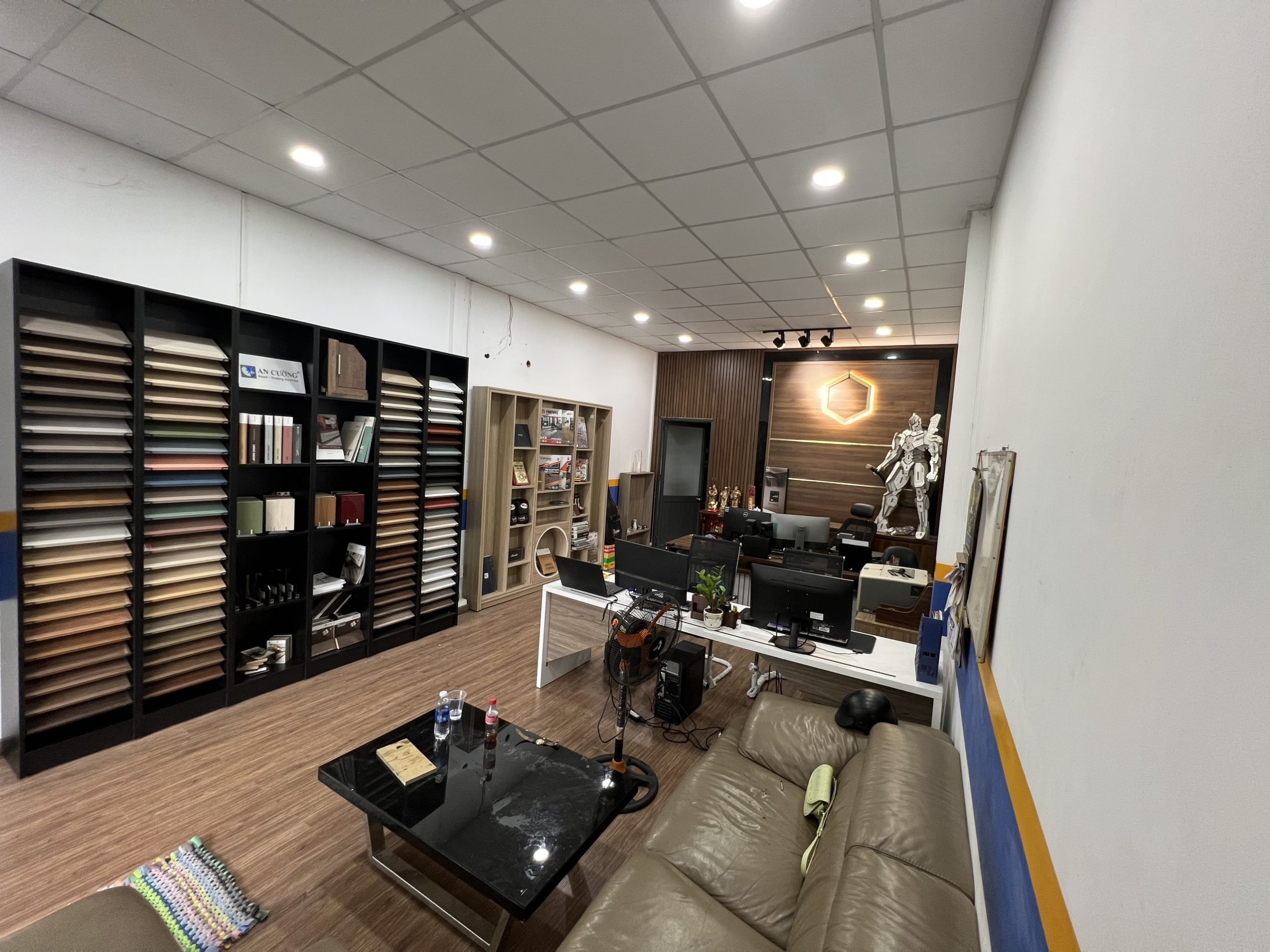 Văn phòng xưởng sản xuất Beecons